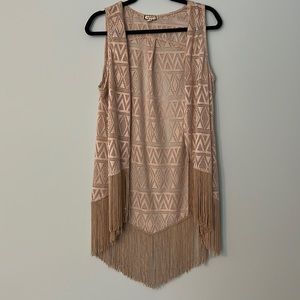 Eyeshadow vest with fringed detail